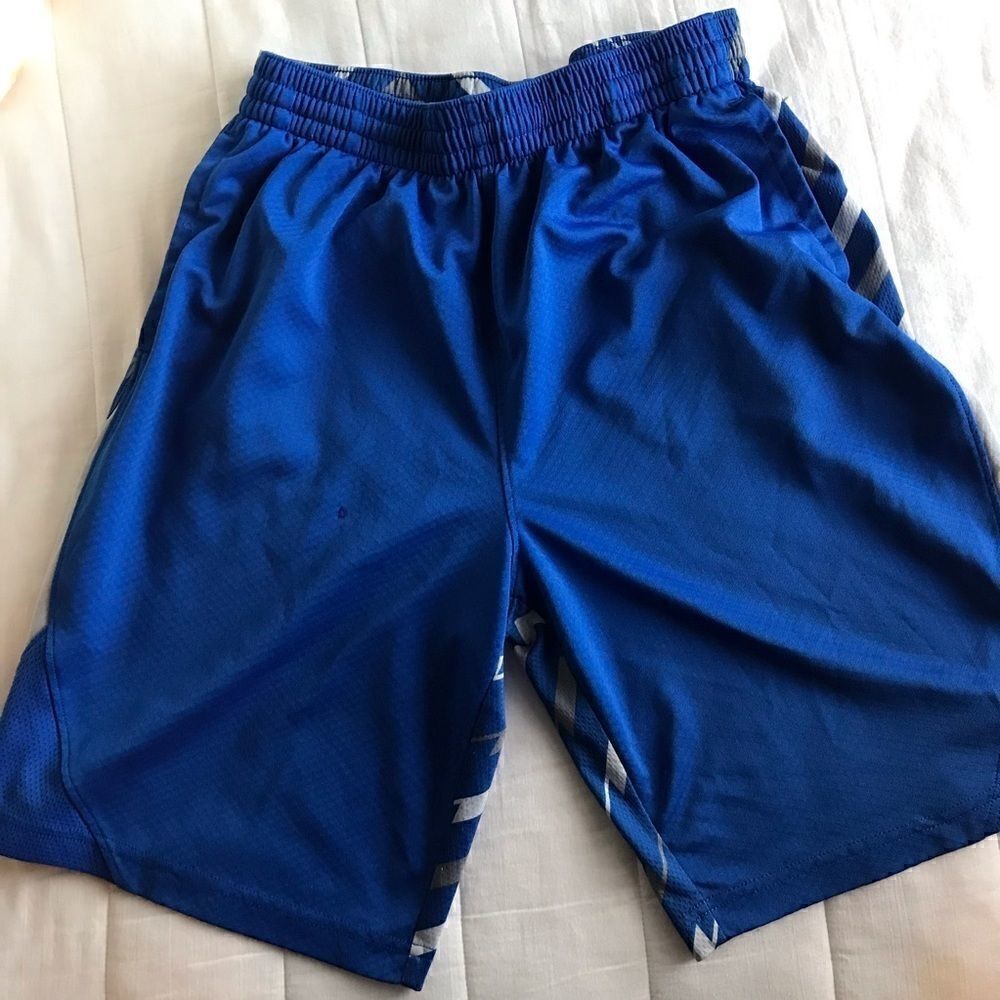 Nike boys athletic shorts size XL